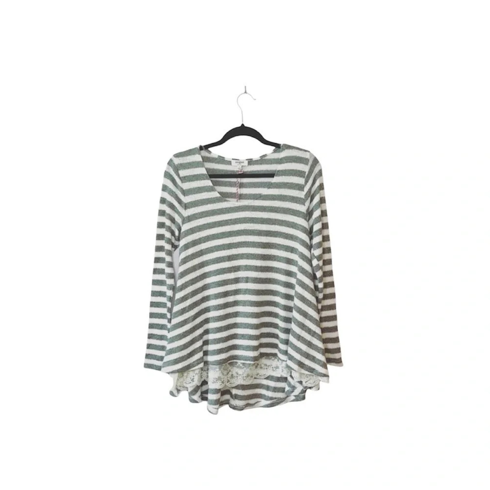 Umgee Striped Tunic Knit Top Gray & White Lace Trim Oversized NWT Small Women’s